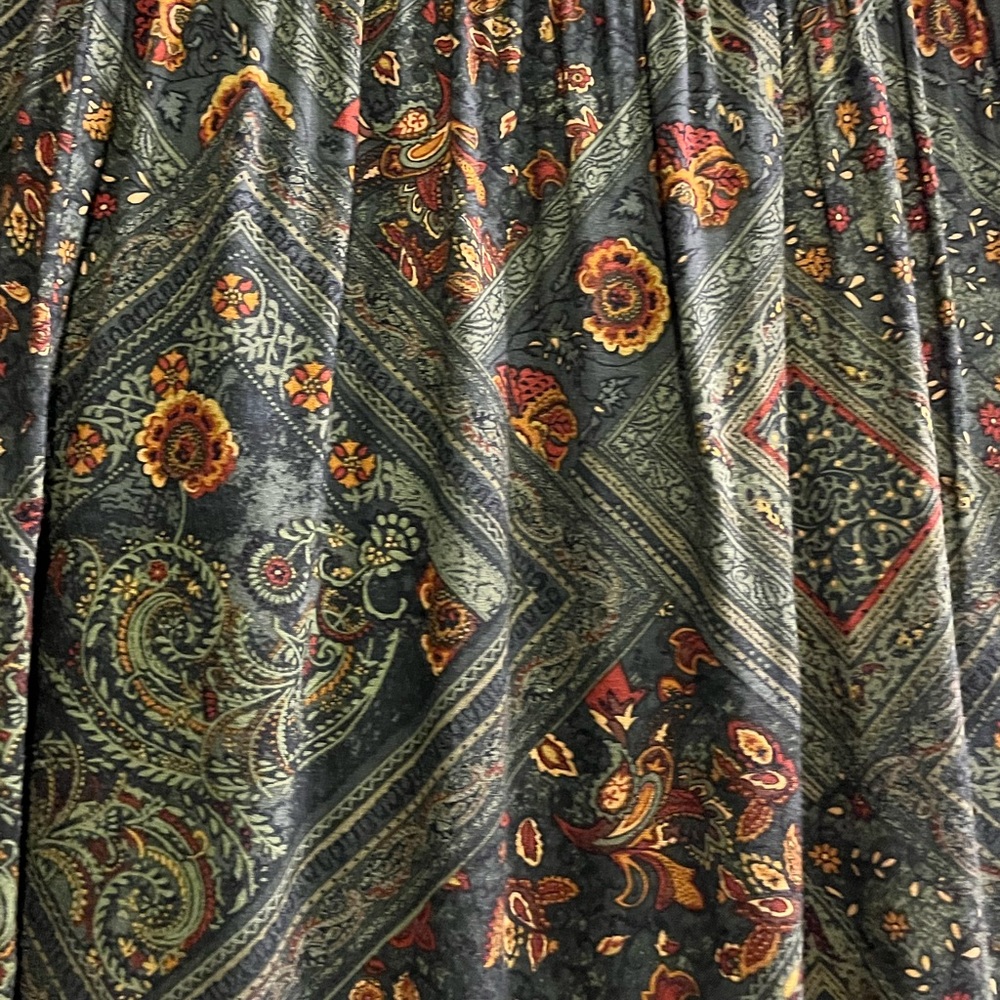 Liz Baker elastic waist maxie length skirt. 100% rayon.